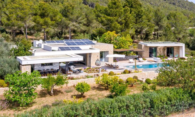 Sant Josep de sa Talaia Villa | 522 m² Villa ∙ 5 bedrooms ∙ 10 guests