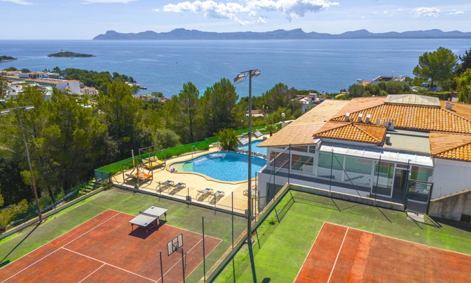 Alcanada Villa | 591 m² Villa ∙ 6 bedrooms ∙ 12 guests