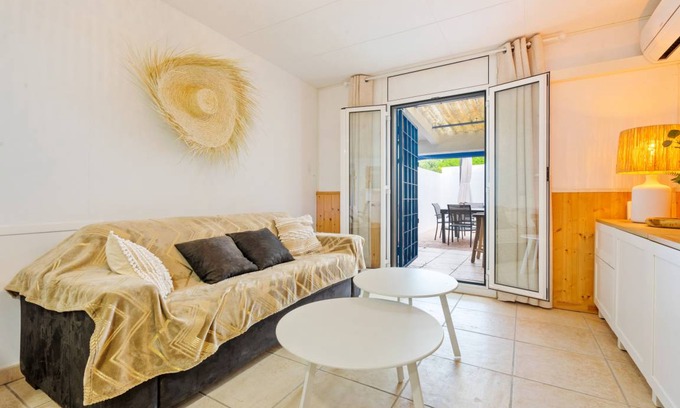 Empuriabrava Villa | 60 m² Villa ∙ 2 bedrooms ∙ 6 guests