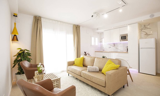 Eixample Apartment | 68 m² Apartment ∙ 3 bedrooms ∙ 5 guests