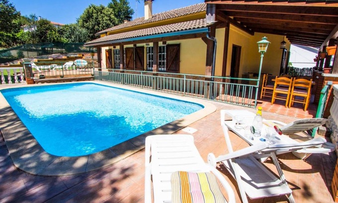 Santa Coloma de Farners Villa | 70 m² Villa ∙ 3 bedrooms ∙ 6 guests