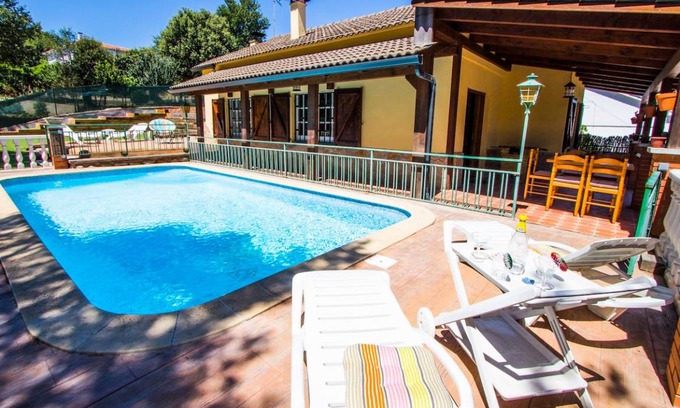 Santa Coloma de Farners Villa | 70 m² Villa ∙ 3 bedrooms ∙ 6 guests