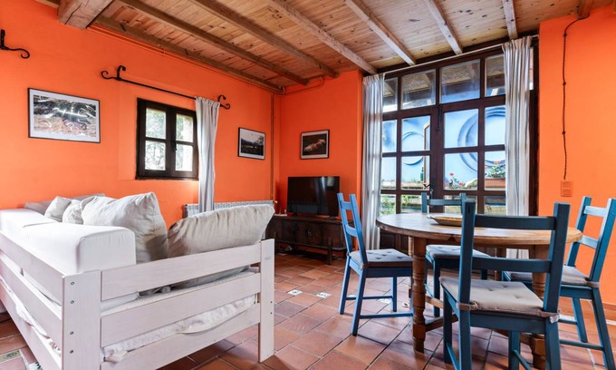 Villaviciosa House | 70 m² House ∙ 2 bedrooms ∙ 5 guests