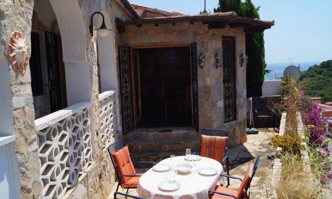 Canyelles Villa | 70 m² Villa ∙ 2 bedrooms ∙ 5 guests