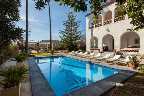 Cabrils Villa | 700 m² Villa ∙ 8 bedrooms ∙ 20 guests
