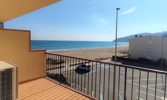 Pals Apartment | 75 m² Apartment ∙ 2 bedrooms ∙ 5 guests