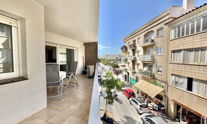 Roses Town Center Apartment | 76 m² Apartment ∙ 3 bedrooms ∙ 6 guests