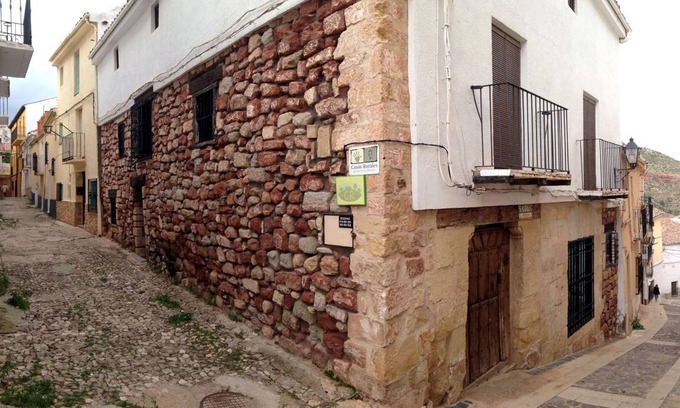Alcaraz House | 80 m² House ∙ 2 bedrooms ∙ 6 guests