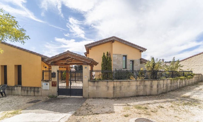 Espeja de San Marcelino House | 87 m² House ∙ 2 bedrooms ∙ 7 guests