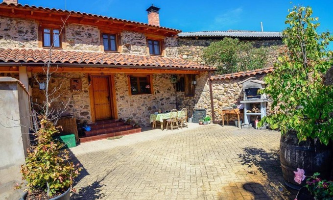 Benllera Apartment | 90 m² Apartment ∙ 2 bedrooms ∙ 4 guests