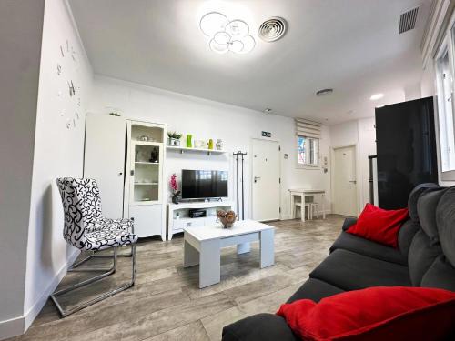 Carihuela Apartment | A8 - Apartamento en La Carihuela, 2 dormitorios, Wifi, a 100 metros de la playa