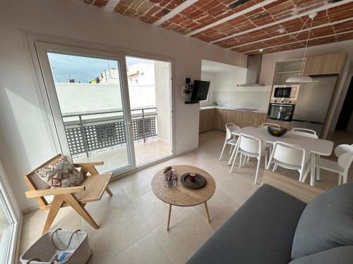 Roses Town Center Apartment | Agi Arago Apartments