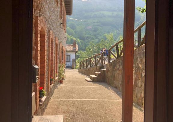 Quiros Hostel | Albergue de Arrojo