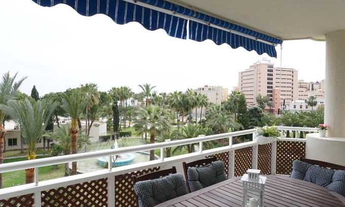 Torremolinos Apartment | Apartamentos Costa Lago Playamar