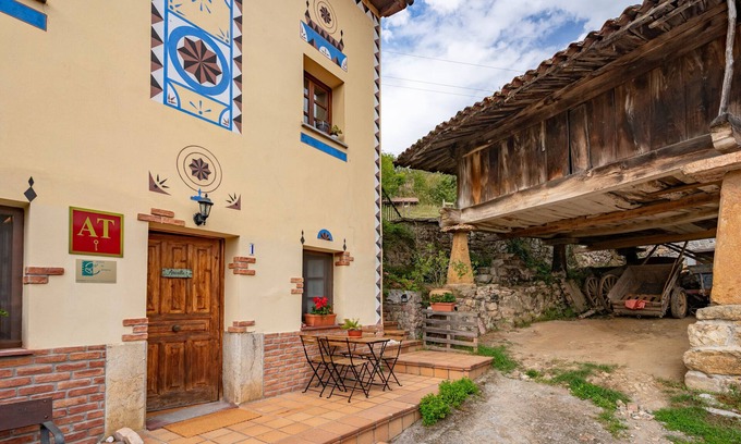 San Juan de Parres Apartment | Apartment 'Florenta A1' with Mountain View, Private Terrace and Wi-Fi