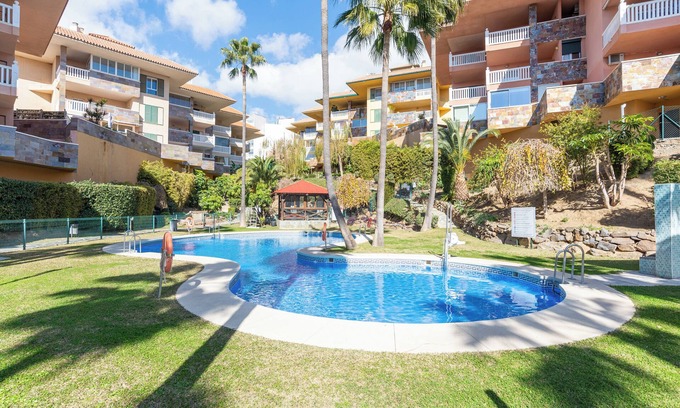 Benalmadena Apartment | Apartment 'Lovely Higueron' with Mountain View, Wi-Fi and Air Conditioning