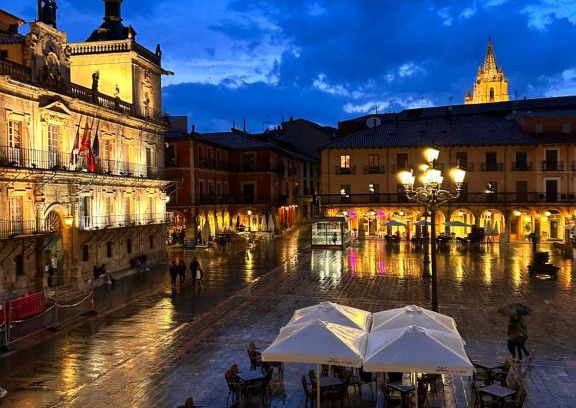 Old Town House | Bohemia Plaza Mayor II- León