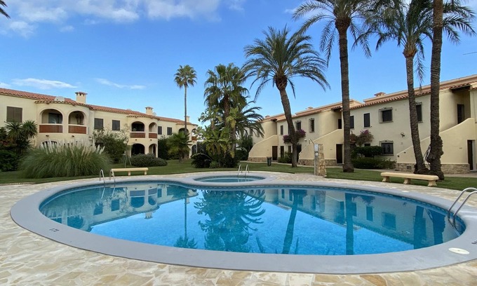 Molinell Apartment | Bungalow ground floor in urbanization with direct access to the sea.