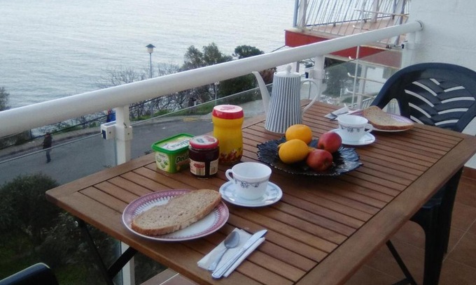 Llanca Apartment | Ca la Nuri pis 1 vistas al mar