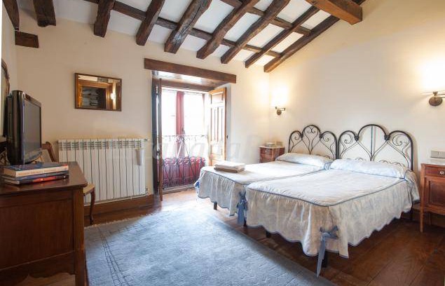 Naveda Cottage | Cabin ∙ 11 bedrooms ∙ 33 guests
