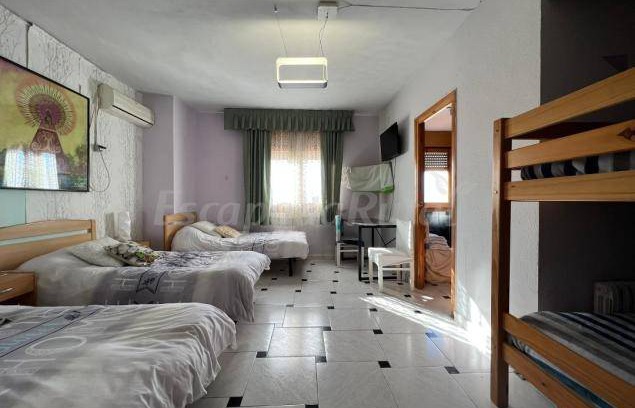 Fuentes de Ebro Cottage | Cabin ∙ 17 bedrooms ∙ 7 guests