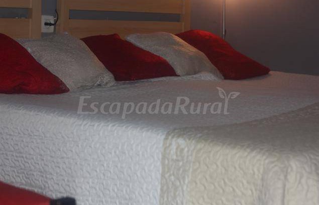 Fuentes de Ebro Cottage | Cabin ∙ 17 bedrooms ∙ 2 guests