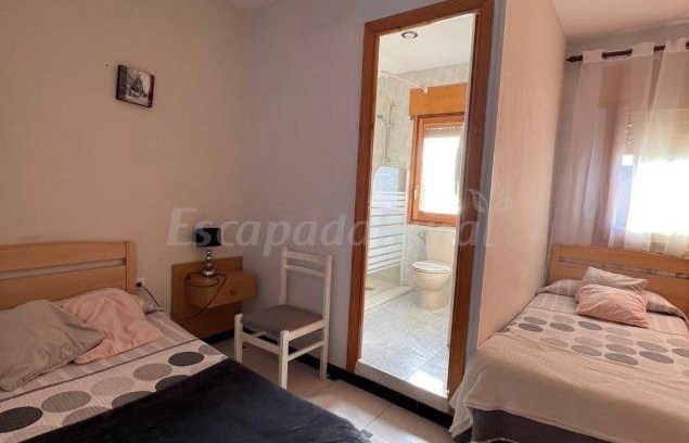 Fuentes de Ebro Cottage | Cabin ∙ 17 bedrooms ∙ 3 guests
