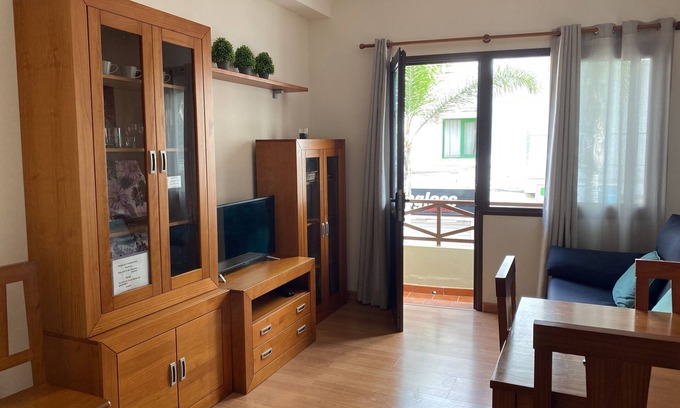 Puerto de la Cruz Apartment | Central apartment with terrace and balcony very close to the San Telmo Beach