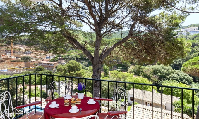 Sa Riera Apartment | Cosy apartment for 4 guests with WIFI, TV, balcony and parking