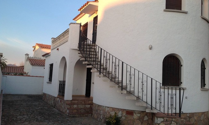 Castello d'Empuries House | EMPURIABRAVA HOUSE A/C AND BARBECUE: 8 PEOPLE