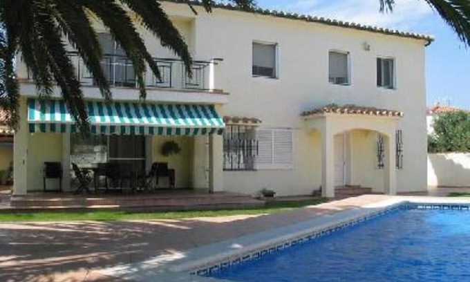 Empuriabrava House | Empuriabrava: Luxury House with garden