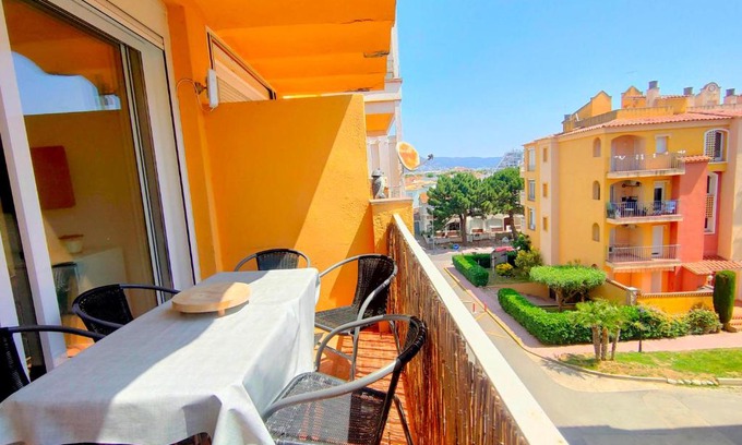 Empuriabrava Apartment | Empurialola -Apartamento en el centro a 200 m de la playa en Empuriabrava- 135