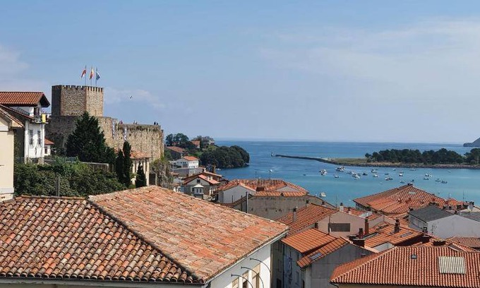 San Vicente de la Barquera Apartment | 100 m² Apartment ∙ 3 bedrooms ∙ 6 guests
