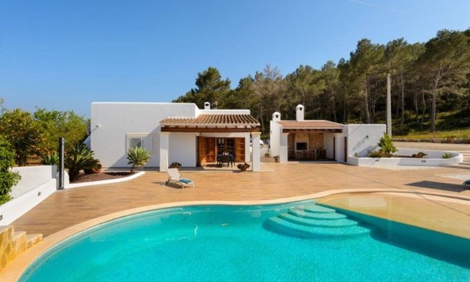 Santa Gertrudis Villa | 180 m² Villa ∙ 2 bedrooms ∙ 4 guests