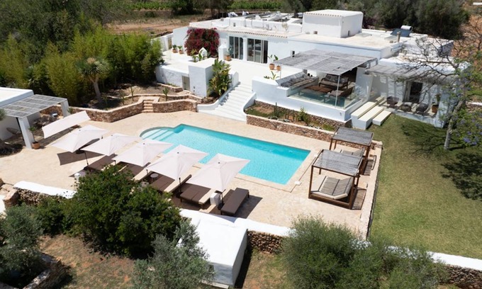 Santa Gertrudis House | 400 m² House ∙ 6 bedrooms ∙ 12 guests