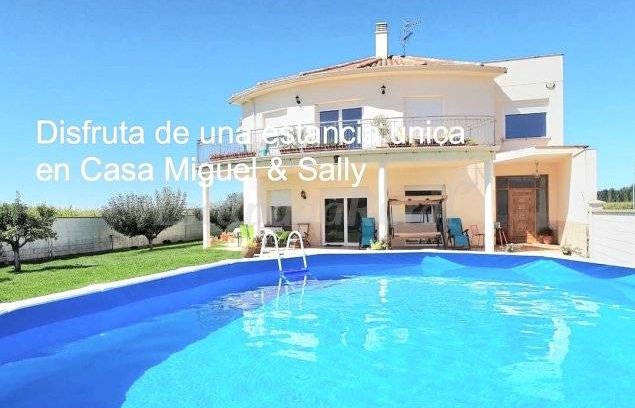 Villanueva de Las Manzanas Cottage | Cabin ∙ 9 bedrooms ∙ 31 guests
