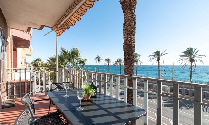 Vilassar de Mar Apartment | Family Apartment Vistamar Beach