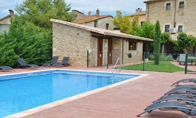 Cornella del Terri Villa | Fantastic large and lovely holiday home situated in the heart of a village