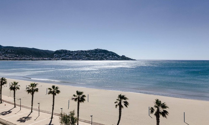Santa Margarida Apartment | First line sea apartment