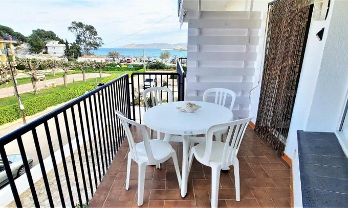 Llanca Apartment | GRIFEU 2