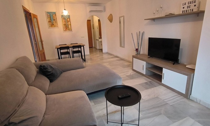 Fuengirola Condo | La Casa de Bebita: central and with parking
