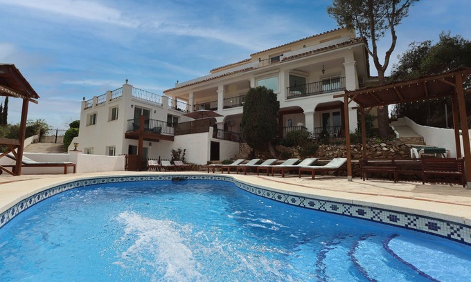 Mijas Villa | La Jacaranda - Stunning Villa with Apartment in Mijas with panoramic sea views.
