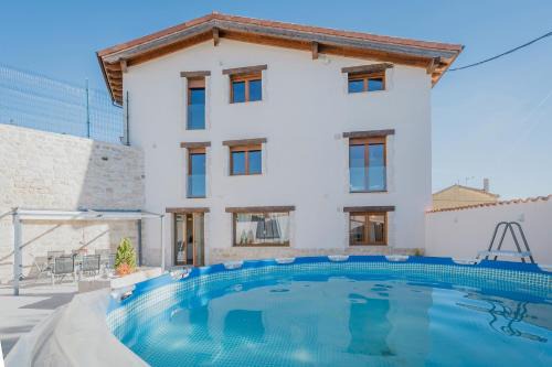 Revilla-Vallegera House | Lagar Del Altillo-Revilla Vallejer