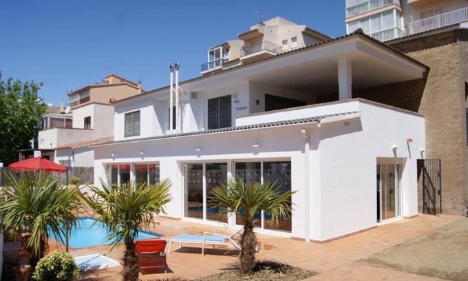 Santa Margarida Apartment | Las Acacias - Four Bedroom Apartment, Sleeps 10