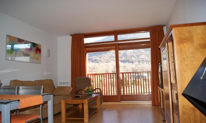 Benasque Apartment | LH Apartamento Remascaro cuarenta y cinco