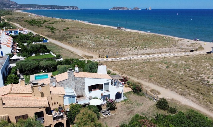 Mas Pinell Ski Chalet | Llevant - Beachfront and with A/C
