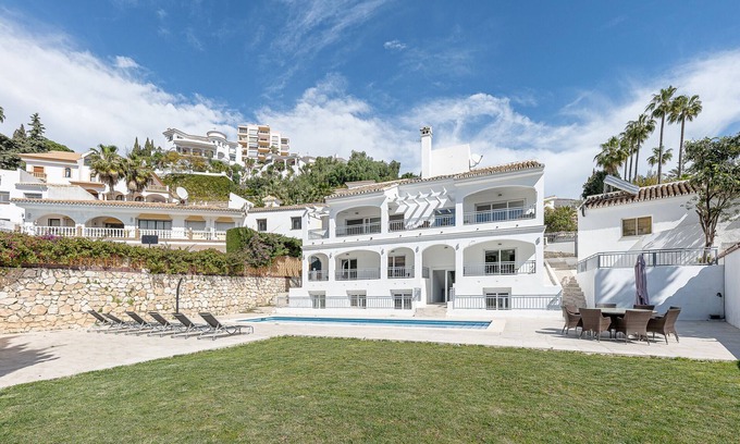 Benalmadena Costa Villa | Luxury villa with Private Pool Benalmadena