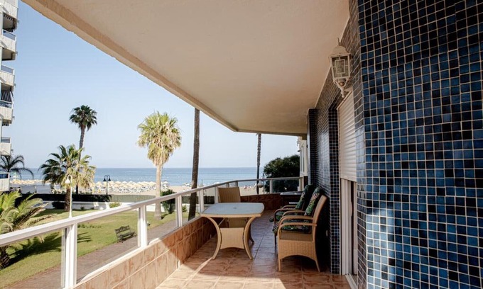 Carihuela Apartment | MALAGASUITE CARIHUELA BEACH & SUN
