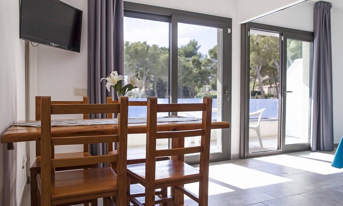 Platja d'Aro Apartment | Modern Apartment, Beach 150m, Pool, A/C, Wi-Fi, Parking Available