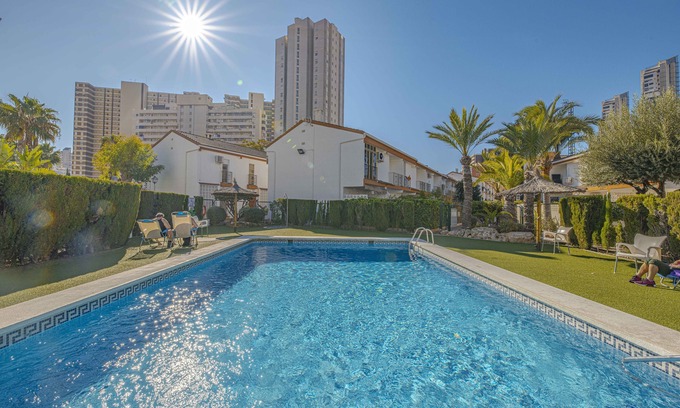 Benidorm House | Modern Town House at Levante Beach (WiFi, AirCon, UK TV, Swimming Pools)